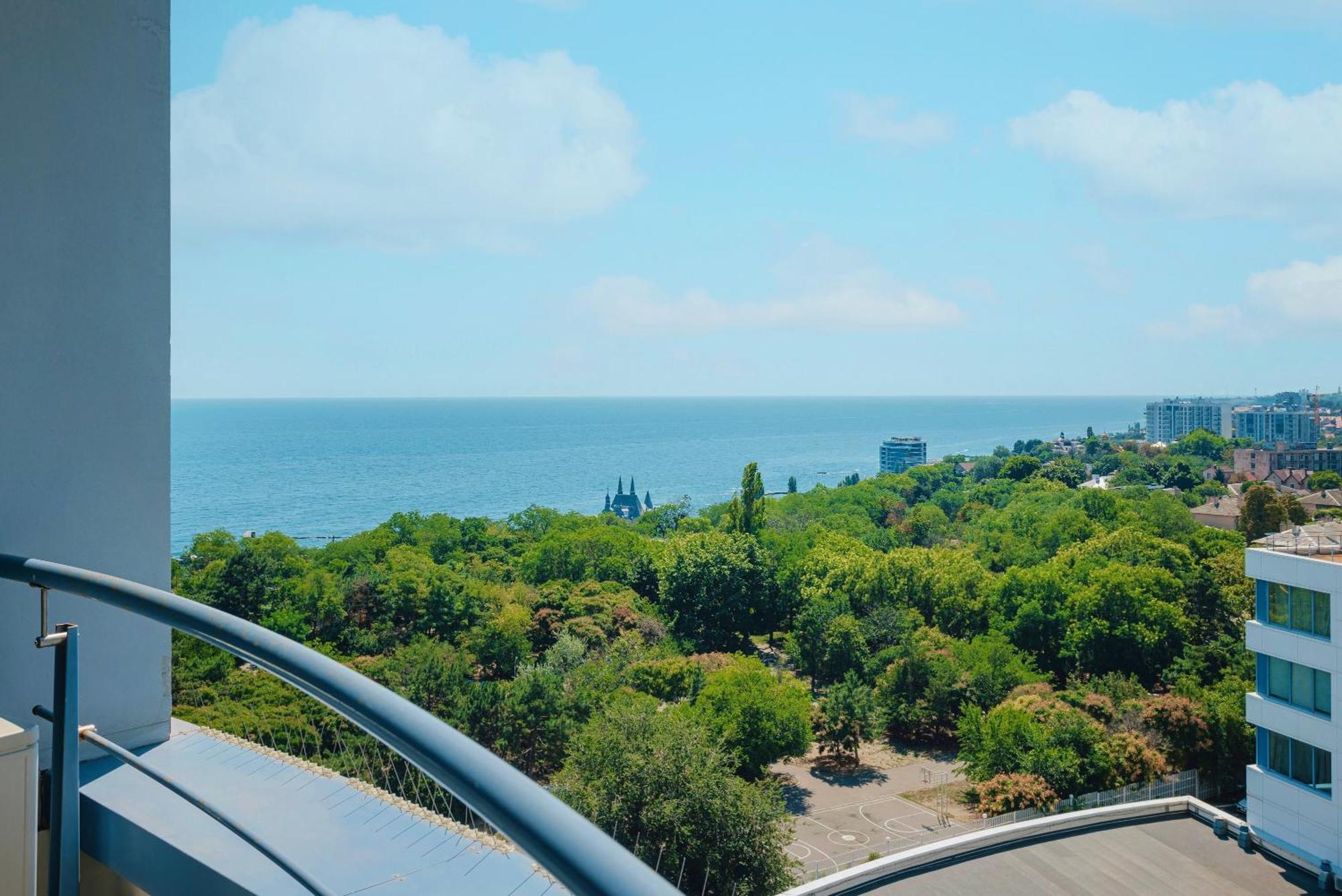 Апартаменты Direct Sea View *